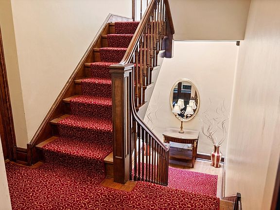 3rd image of 300 N Grove Ave APT 1D