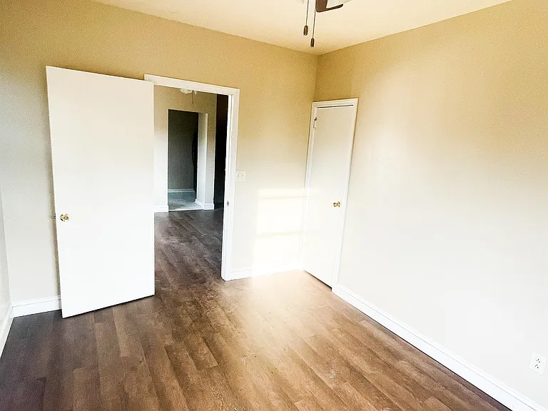 3500 Elm St — Photo 3