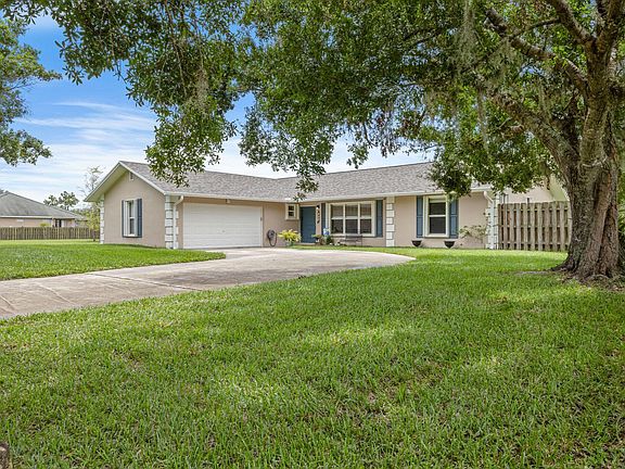 4th image of 105 Sandalwood Drive