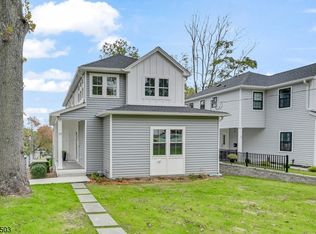 33 Hillside Ave, Livingston, NJ 07039