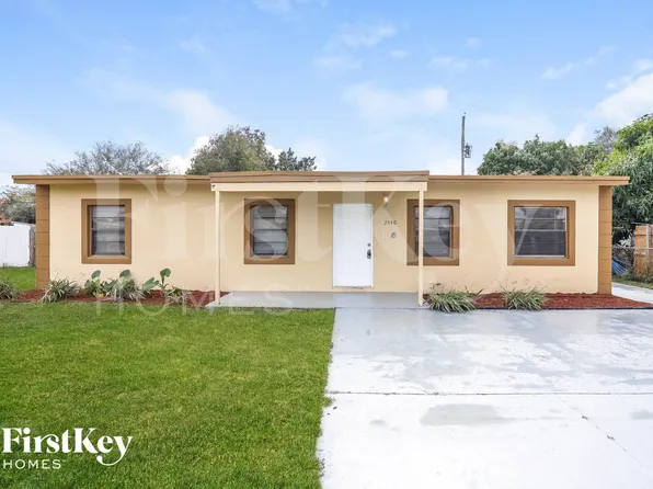 2540 NW 159th St, Miami Gardens, FL 33054