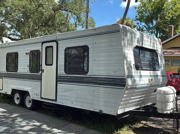 622 N Beach St #112S, Daytona Beach, FL 32114