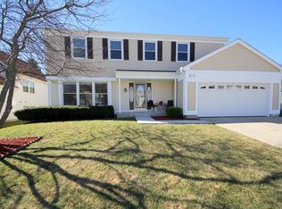 218 Alexandria Dr, Vernon Hills, IL