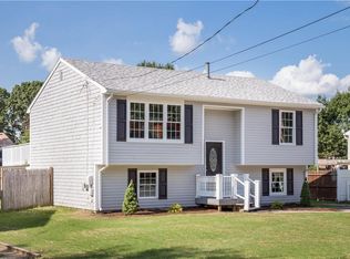 29 Noyes St, Warwick, RI 02886