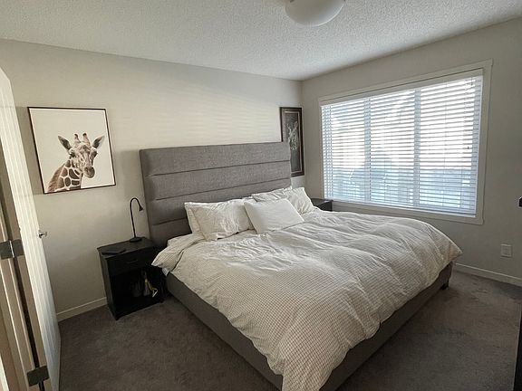 Master Bedroom w/ King Sized Bed
Upstairs