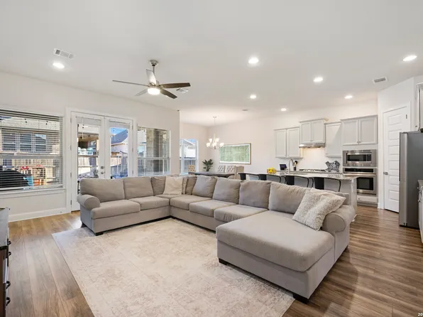 222 Sigel, New Braunfels, TX 78132