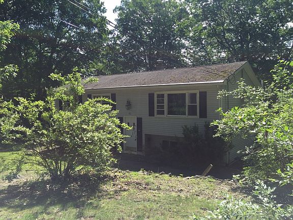 4th image of 46 Black Oak Dr