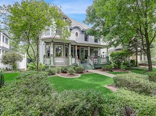 710 N Ellsworth St, Naperville, IL 60563