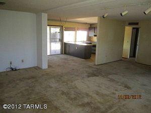3rd image of 8145 N Placita Chula
