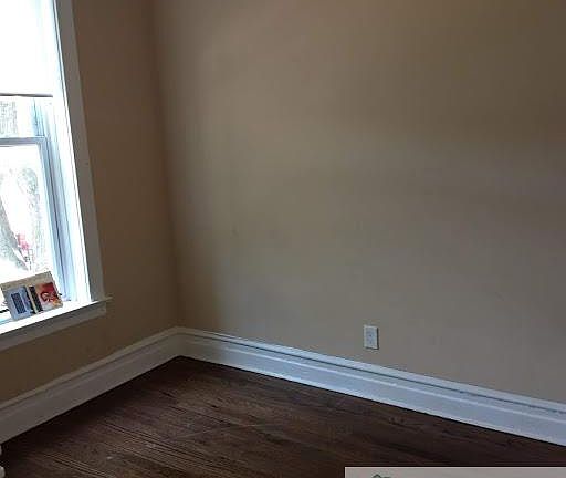 3rd image of 6341 S Eberhart Ave