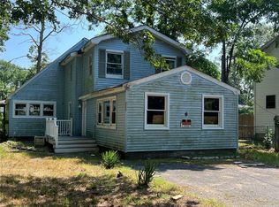 6 Boonar St, Mastic, NY 11950