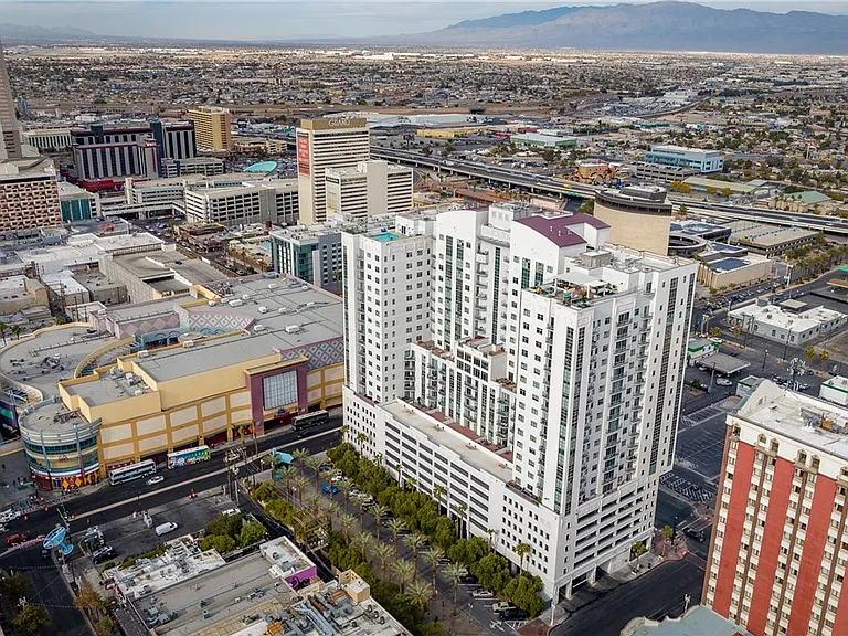 150 Las Vegas Blvd #1514 — Photo 49