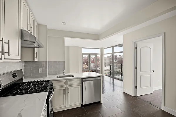 Rented by Compass | media 37