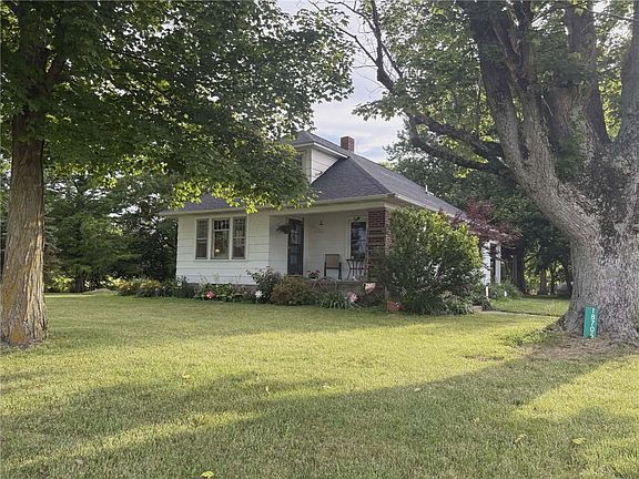 2nd image of 18705 N 1300th St