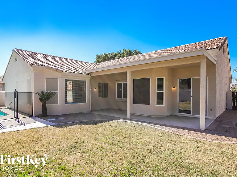 3949 N 111th Dr — Photo 15