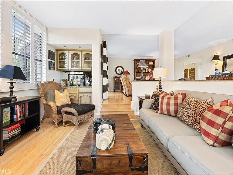 1 Sea Cove Ln — Photo 3