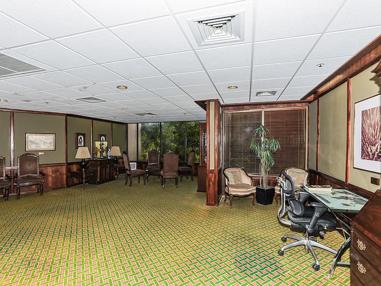 555 Hahaione St #B100 — Photo 41