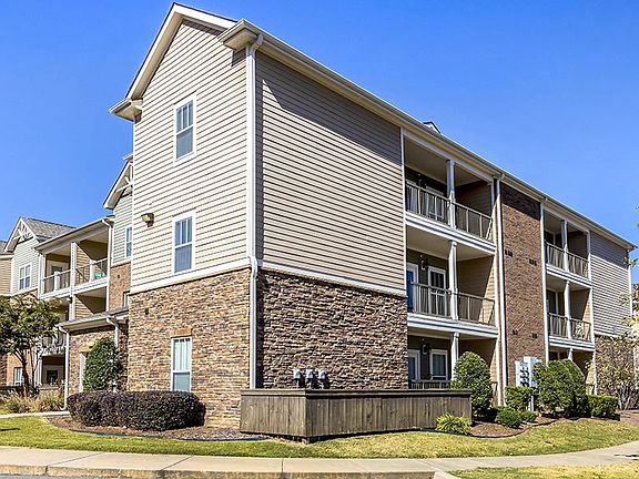 Chenal Pointe - Exterior