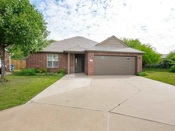826 E Lauren Ln, Stillwater, OK 74075