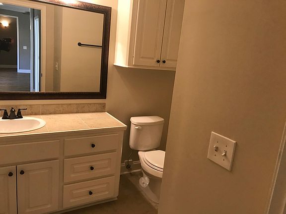 5th image of 102 Browtony Ct