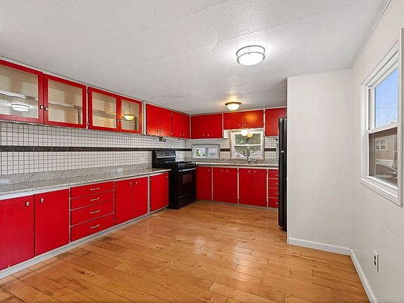 5th image of 261 Newbury St Lot 88C