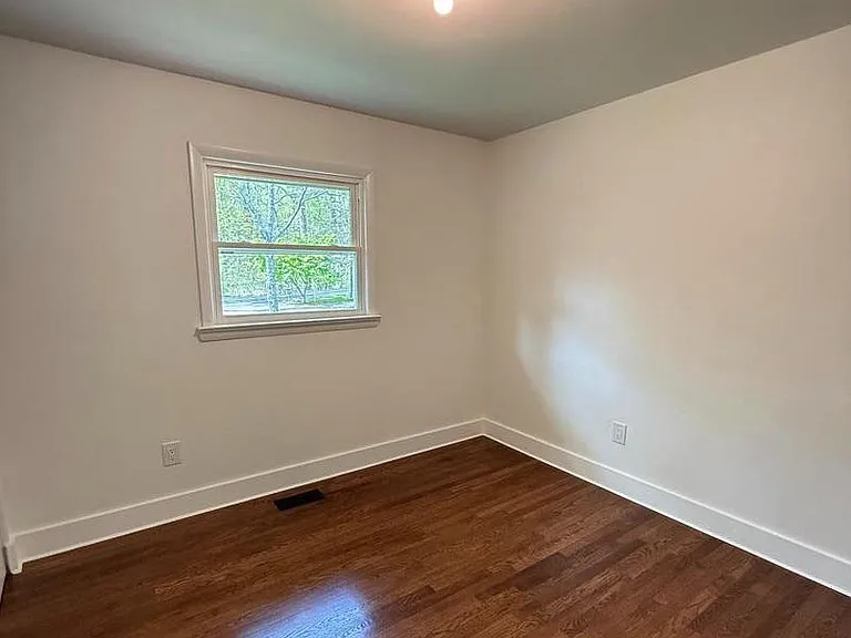 5388 Dumfries Rd — Photo 8