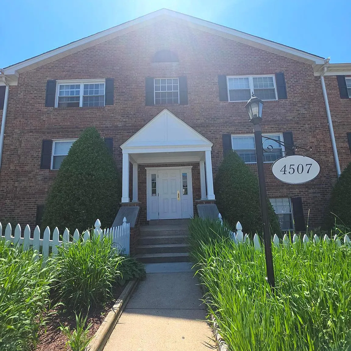 Montpelier Village Condo-Phase I — Photo 1