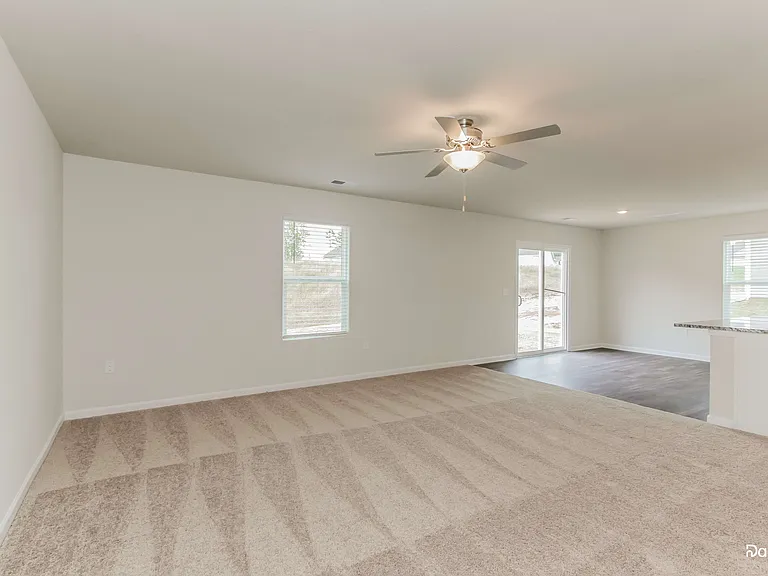 376 Kenyon Dr — Photo 6