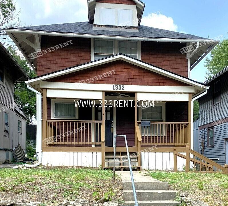 1st image of 1332 E 55th St