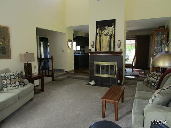 2nd image of 321 Broadmoor Dr