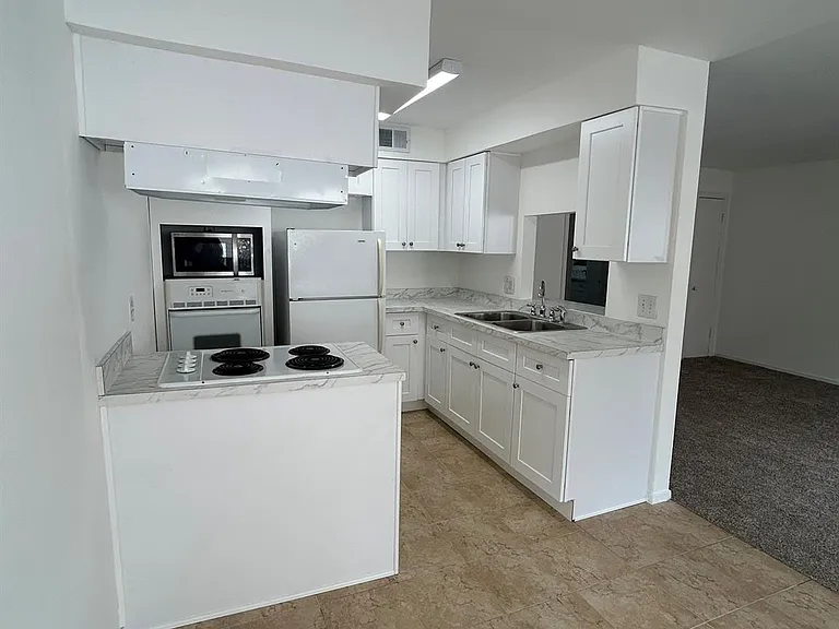 2318 Dorrington St #3 — Photo 12