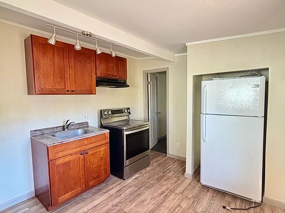 2nd image of 388 Kinaole Cir #C