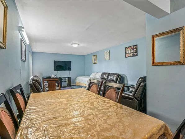 144-55 Melbourne Ave #2E, Flushing, NY 11367