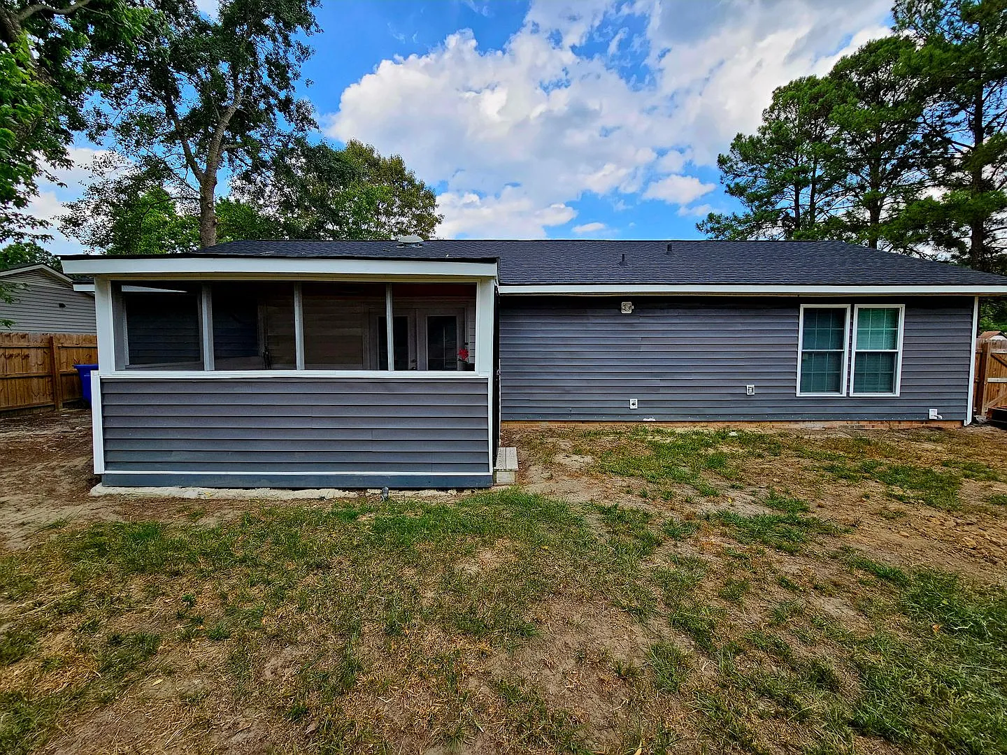 With Extra Room — Photo 3