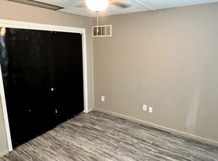 316 S Ridgewood Dr APT M, Chillicothe, IL 61523