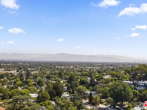 2nd image of 3958 Murietta Ave