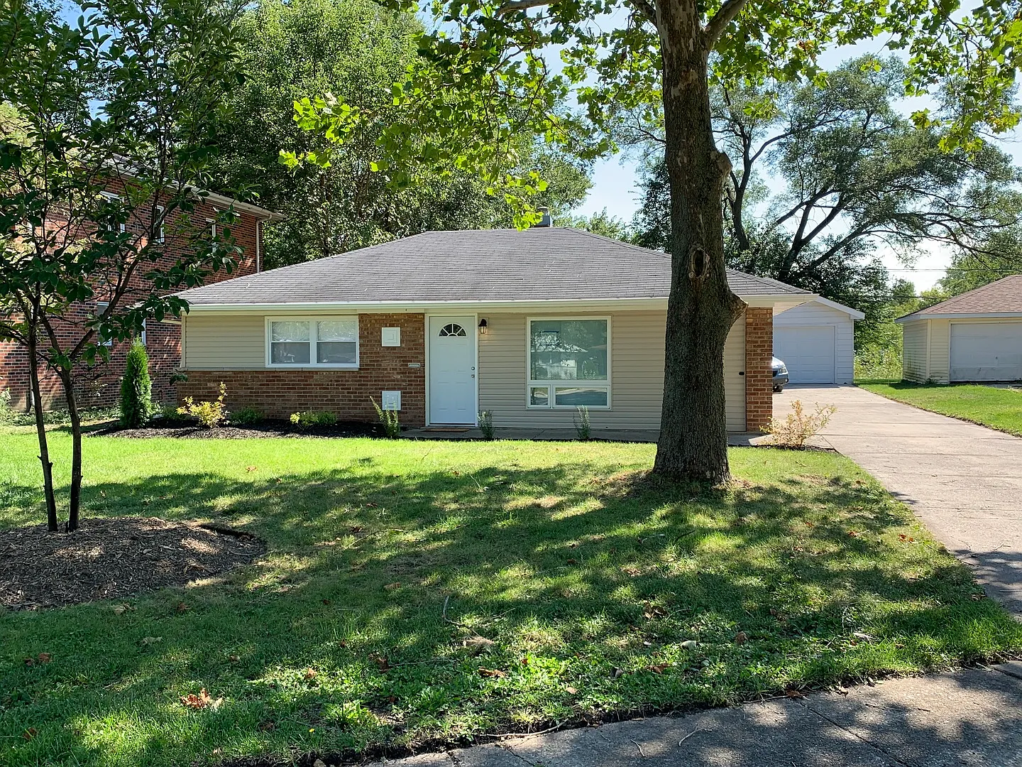 413 Suwanee St photo 1