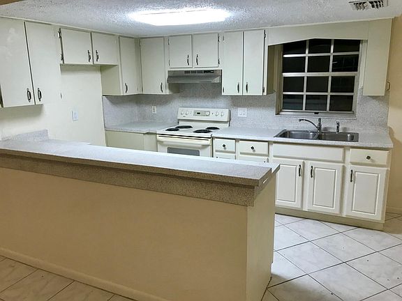 5th image of 4989 W Oaklawn St