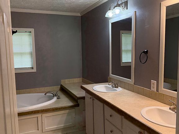 5th image of 1308 Valleywood Dr