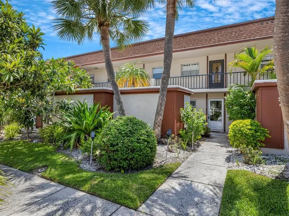 2750 E Bay Dr APT 4B, Largo, FL 33771