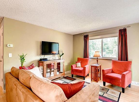 5th image of 10940 Stuart Ct