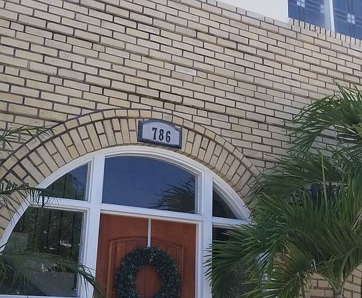 2nd image of 786 2nd Ave N