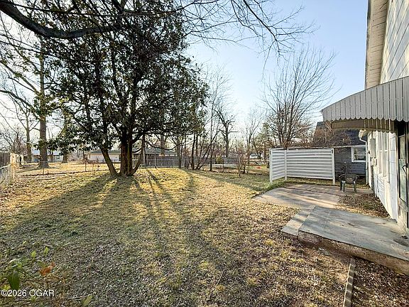 4th image of 826 J St NW