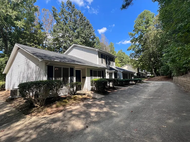 1555A Oakpointe Dr SW #A — Photo 1