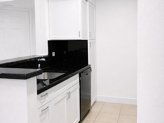4th image of 2926 S University Dr APT 6302