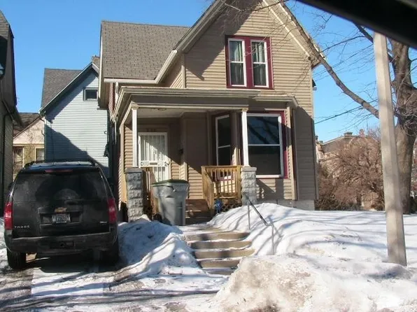 855 N 24th St, Milwaukee, WI 53233