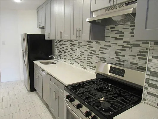 Rented by Mitra Hakimi Realty Group, LLC | media 6