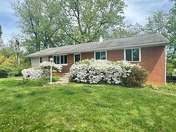 2nd image of 3809 Thayer Ct