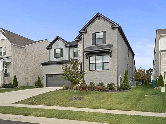 3rd image of 202 Woodhall Ct