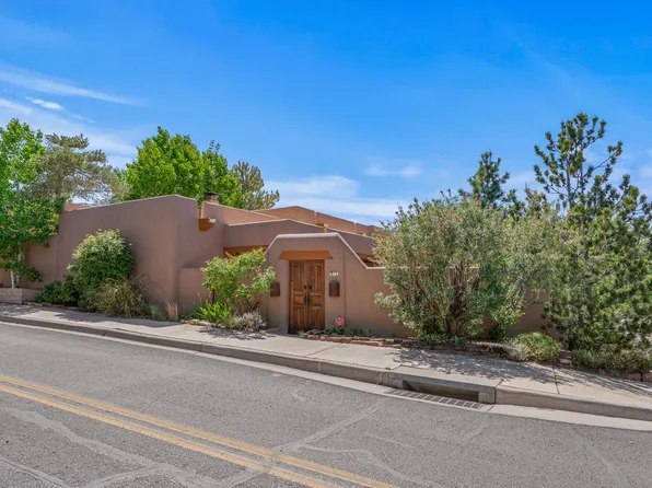 27 Centaurus Ranch Rd, Santa Fe, NM 87507